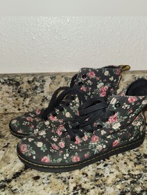 Dr Martens 1460 Hackney Victorian Flowers 8 Eye Boots Black Pink Canvas 8L